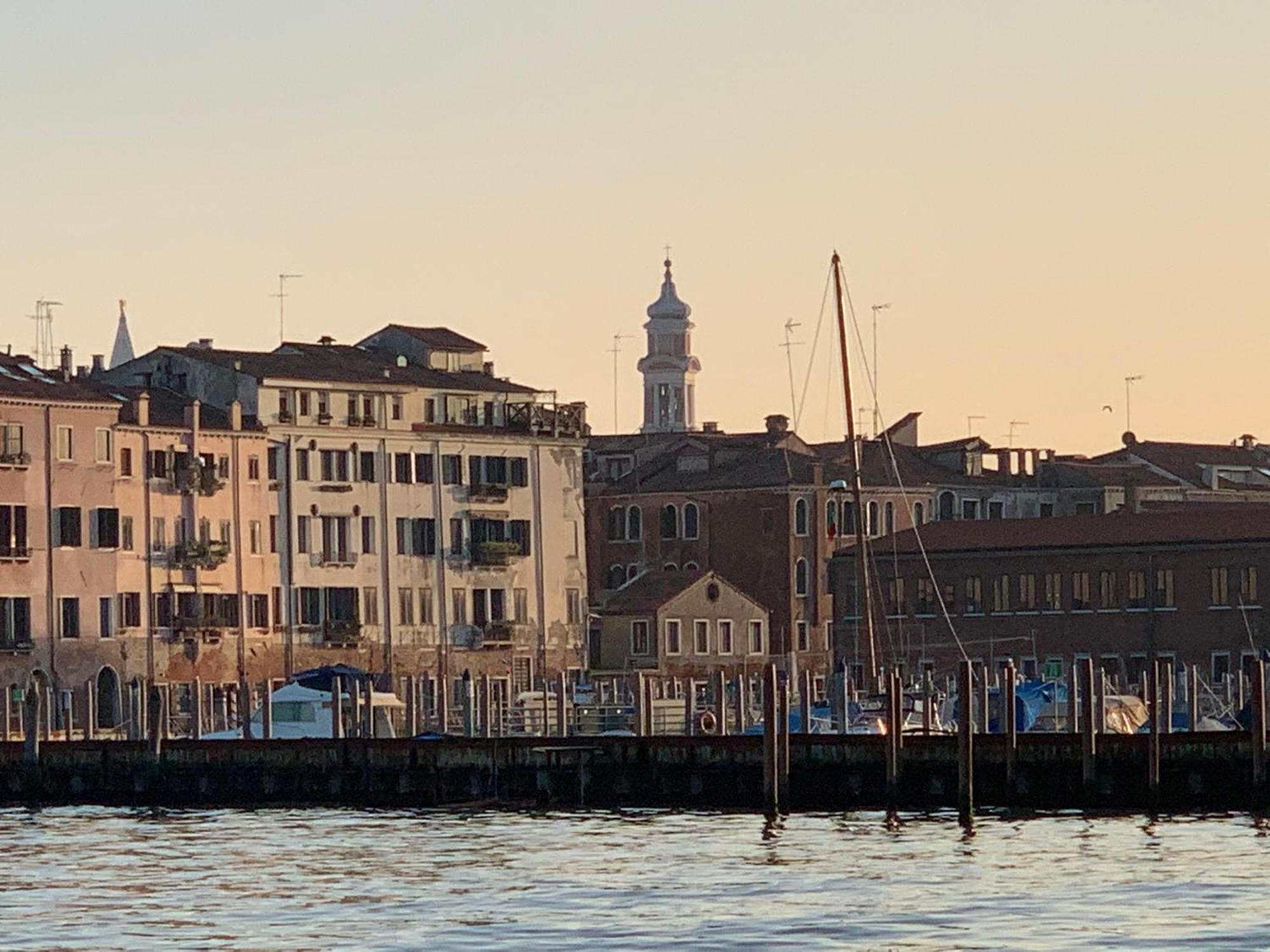 Fabulous Canal View Venise